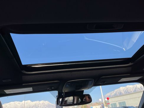 Used 2026 Toyota Sienna Limited image 16