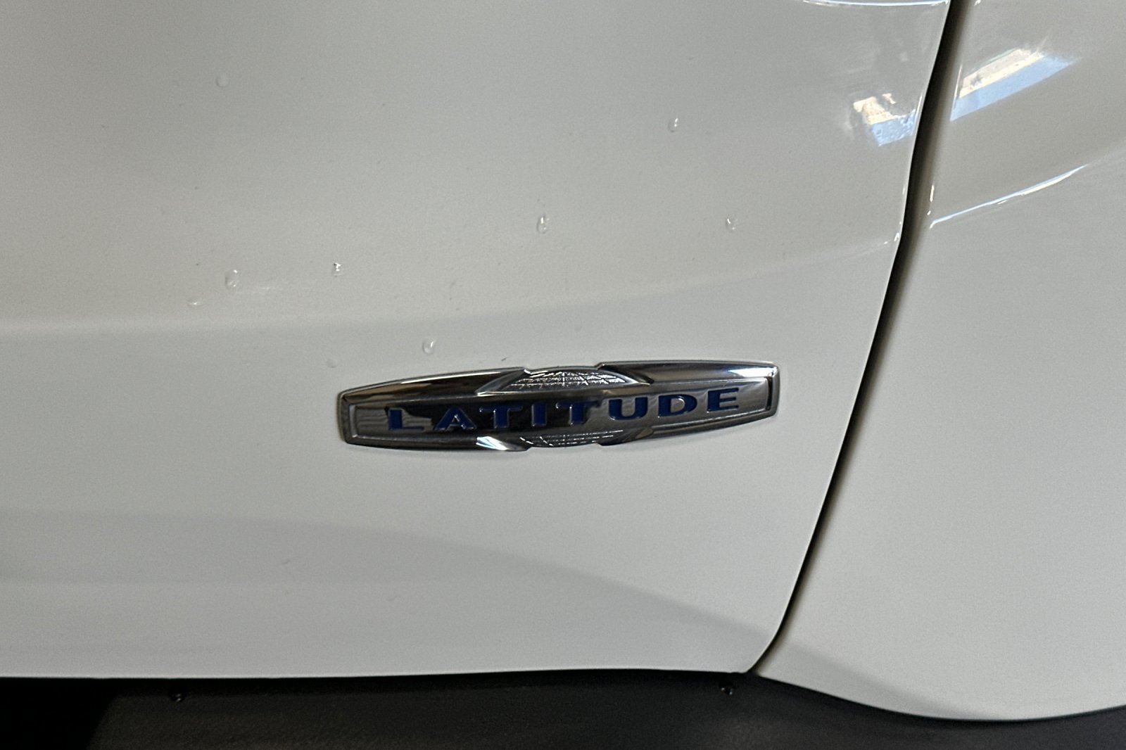 Used 2018 Jeep Renegade Latitude FWD image 48