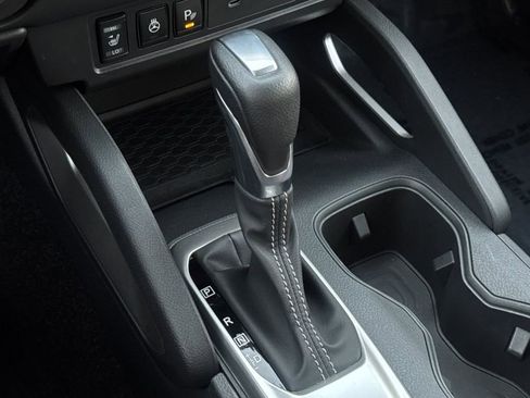 Used 2024 Nissan Frontier SV w/ SV Convenience Package image 19