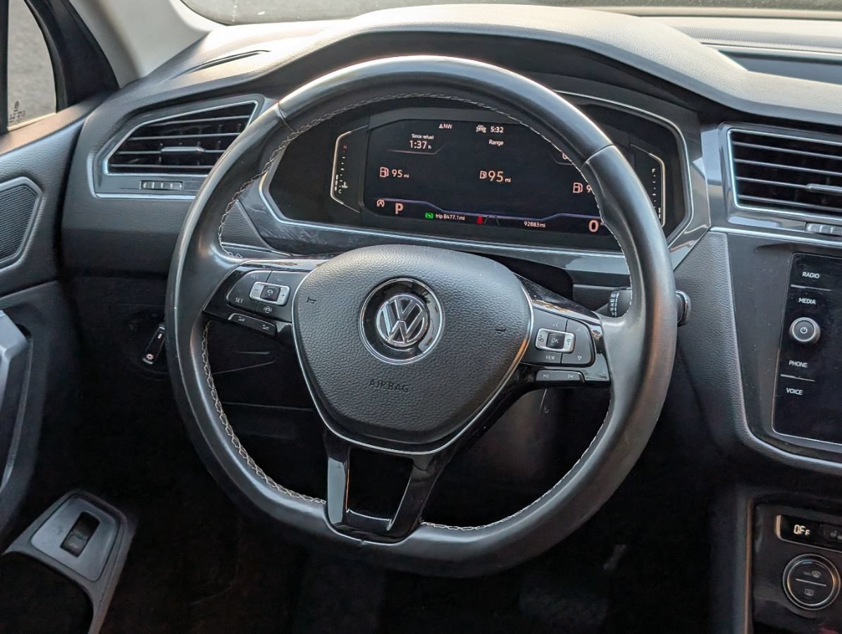 Used 2021 Volkswagen Tiguan SEL FWD image 16