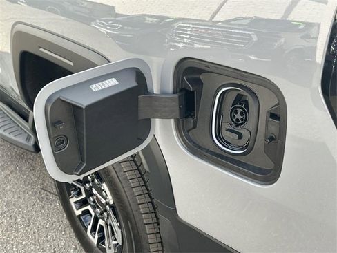 Used 2026 GMC Sierra EV Elevation image 28