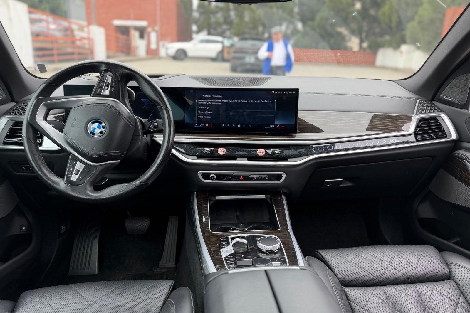 Used 2024 BMW X5 xDrive50e AWD/4WD image 5