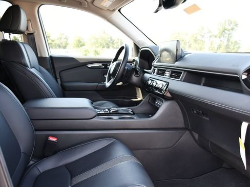 Used 2025 Honda Pilot Touring image 34