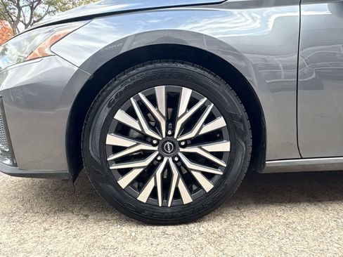 Used 2023 Nissan Altima 2.5 SV image 8