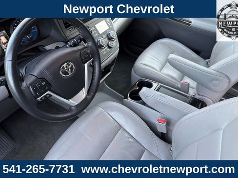 Used 2017 Toyota Sienna image 11