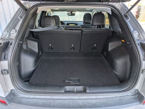 Used 2019 Jeep Cherokee Limited image 17