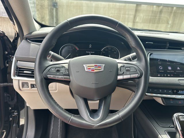 Used 2022 Cadillac XT4 Premium Luxury w/ Safety Alert Package AWD/4WD image 25