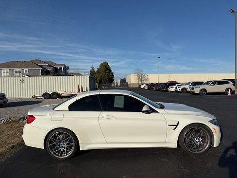 Used 2017 BMW M4 Convertible image 6