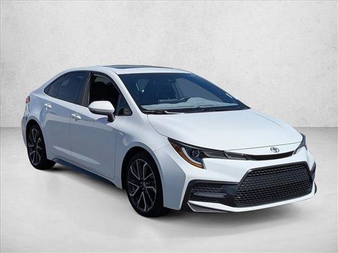 Used 2021 Toyota Corolla SE w/ SE Premium Package image 3