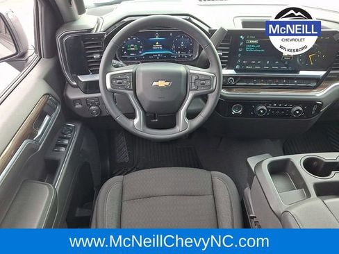 Used 2024 Chevrolet Silverado 1500 LT image 14
