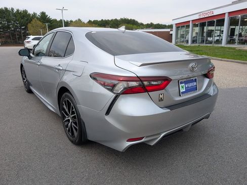 Used 2023 Toyota Camry SE FWD image 3