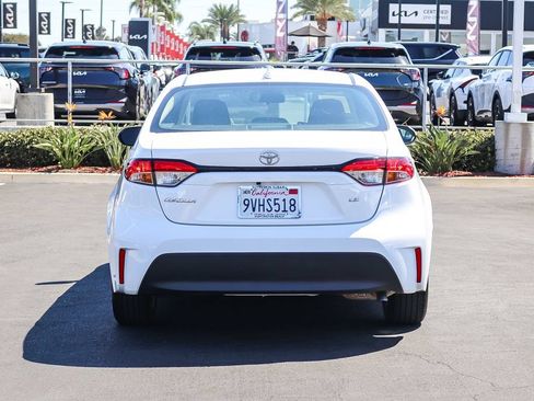 Used 2025 Toyota Corolla LE w/ LE Premium Package FWD image 6