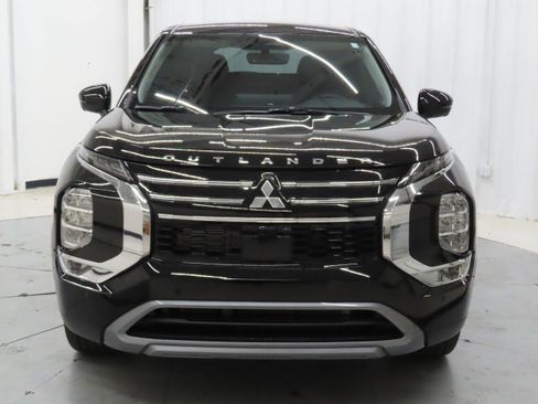 New 2026 Mitsubishi Outlander SE FWD image 9