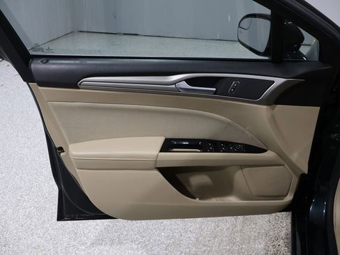 Used 2014 Ford Fusion SE image 13