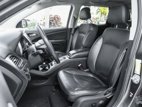 Used 2016 Dodge Journey Crossroad FWD image 17