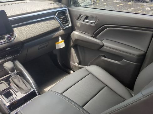 New 2025 GMC Canyon Elevation w/ Convenience Package image 24