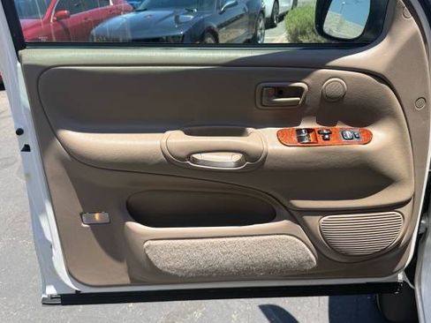 Used 2002 Toyota Tundra Limited RWD image 11