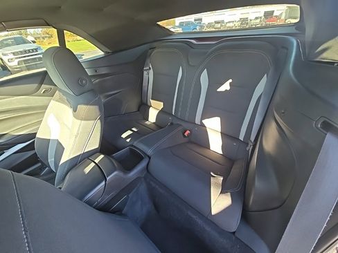 Used 2017 Chevrolet Camaro SS image 17