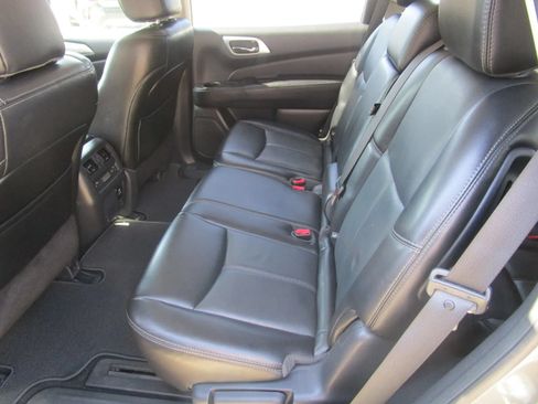 Used 2017 Nissan Pathfinder SL FWD image 13