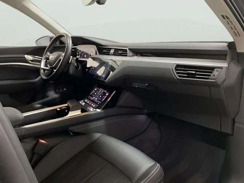 Used 2024 Audi Q8 e-tron Premium AWD/4WD image 77