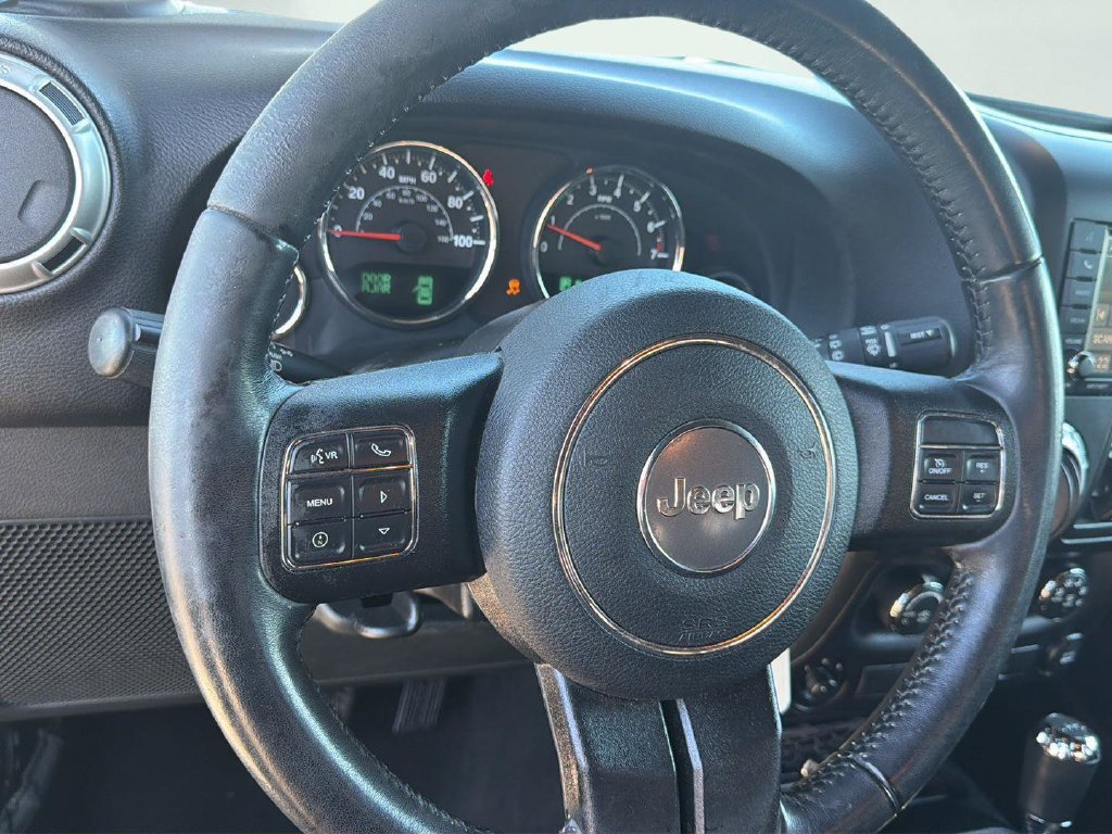 Used 2018 Jeep Wrangler Unlimited Sahara w/ Connectivity Group AWD/4WD image 18