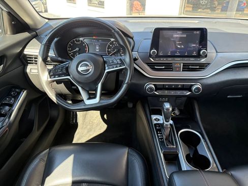 Used 2024 Nissan Altima 2.5 SR FWD image 24