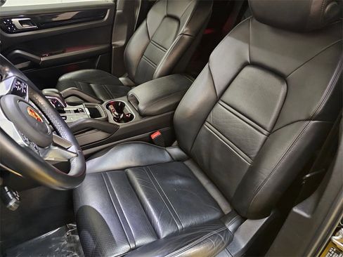 Used 2019 Porsche Cayenne Base image 22