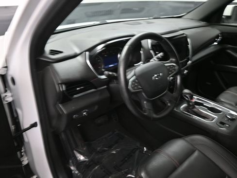 Used 2023 Chevrolet Traverse RS AWD/4WD image 12