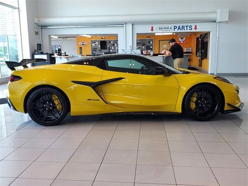 New 2025 Chevrolet Corvette Z06 w/ Z07 Performance Package image 4