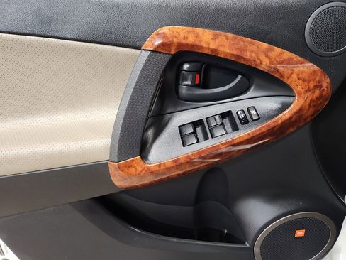 Used 2007 Toyota RAV4 Limited image 43