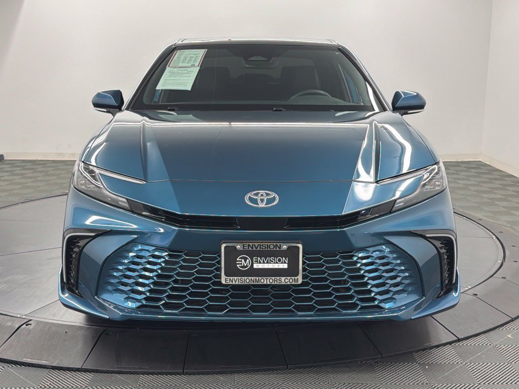 Used 2025 Toyota Camry XSE FWD image 6