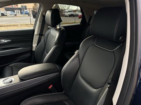 Used 2024 Genesis GV70 2.5T w/ Advanced Package image 8