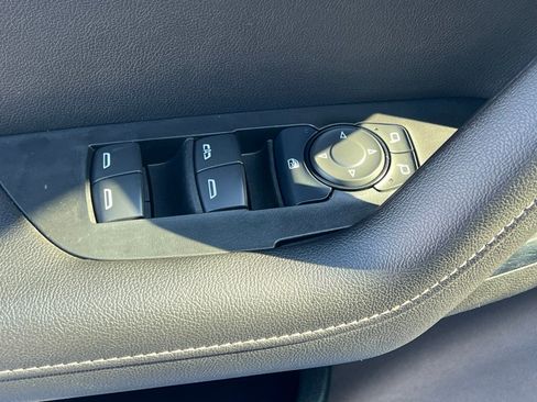 Used 2025 Chevrolet Blazer LT image 24