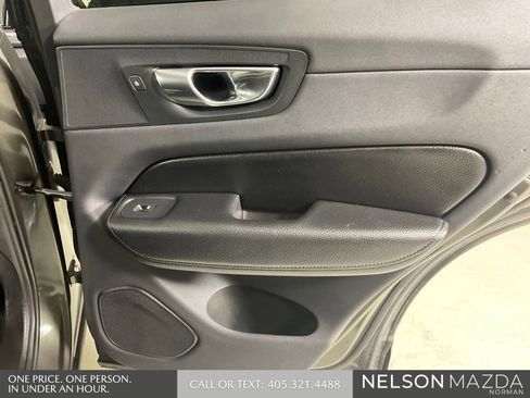 Used 2019 Volvo XC60 T5 Momentum w/ Premium Package FWD image 23