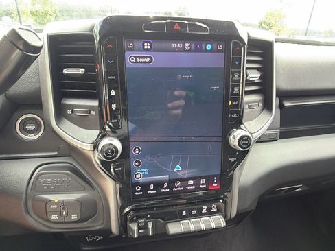 Used 2025 RAM 2500 Big Horn AWD/4WD image 31