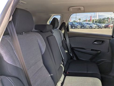 Used 2023 Nissan Rogue SV image 29