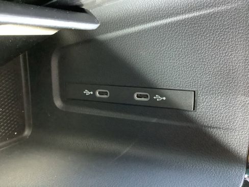 New 2026 Volkswagen Tiguan SEL R-Line AWD/4WD image 21