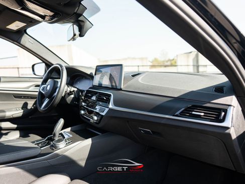 Used 2022 BMW 540i xDrive w/ M Sport Package image 8