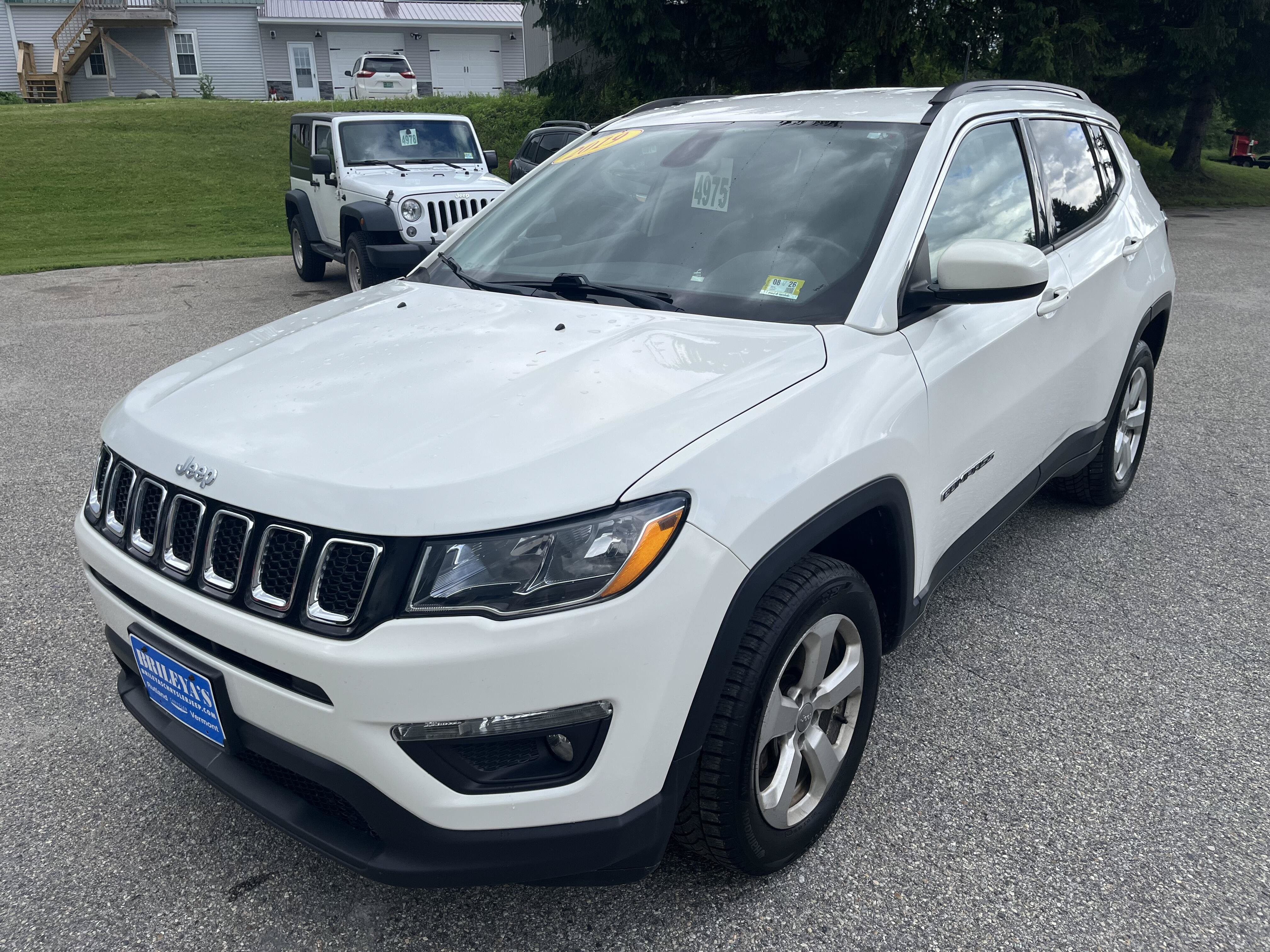 Certified 2019 Jeep Compass Latitude w/ Cold Weather Group AWD/4WD image 1