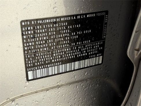 Certified 2023 Volkswagen Tiguan SE R-Line image 30