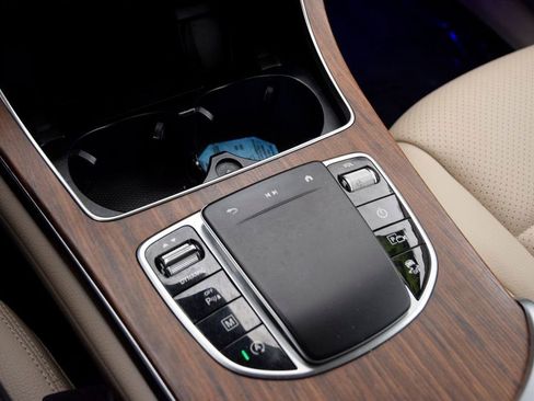 Used 2022 Mercedes-Benz GLC 300 image 28