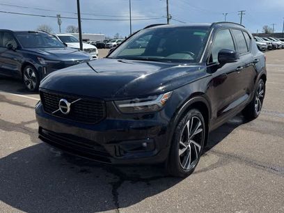Used 2021 Volvo XC40 T5 R-Design w/ Climate Package