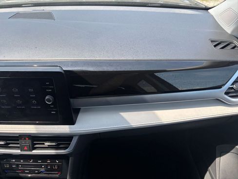 Used 2025 Volkswagen Taos SE image 36