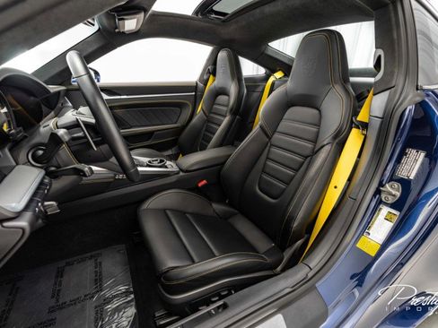 Used 2022 Porsche 911 Turbo image 25
