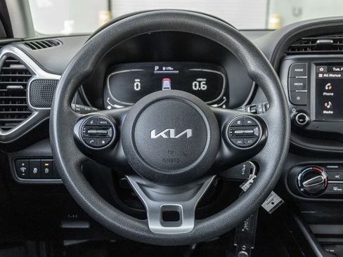 Used 2023 Kia Soul LX w/ LX Technology Package image 8