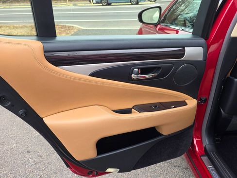 Used 2015 Lexus LS 460 AWD w/ Comfort Package image 13