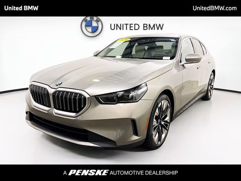 Used 2024 BMW 530i w/ Convenience Package RWD image 1