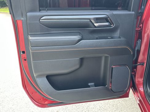 Used 2024 GMC Sierra 2500 AT4 w/ Technology Package image 21