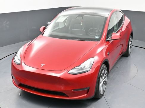 Used 2023 Tesla Model Y Long Range image 47