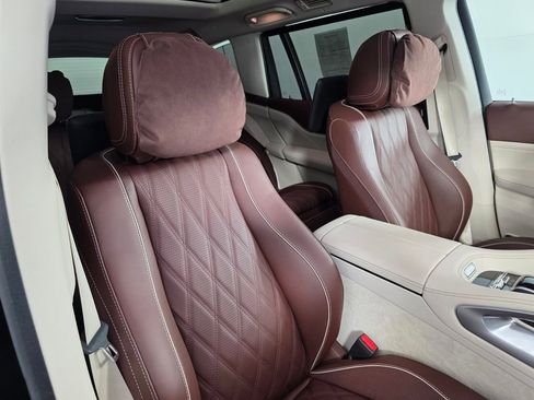 Certified 2025 Mercedes-Benz Maybach GLS 600 4MATIC image 34